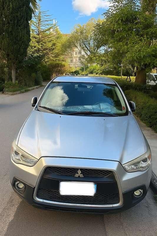 Argento Usata 2011 Mitsubishi ASX SUV | 6299 € (Buon prezzo) - Immagine 1/4