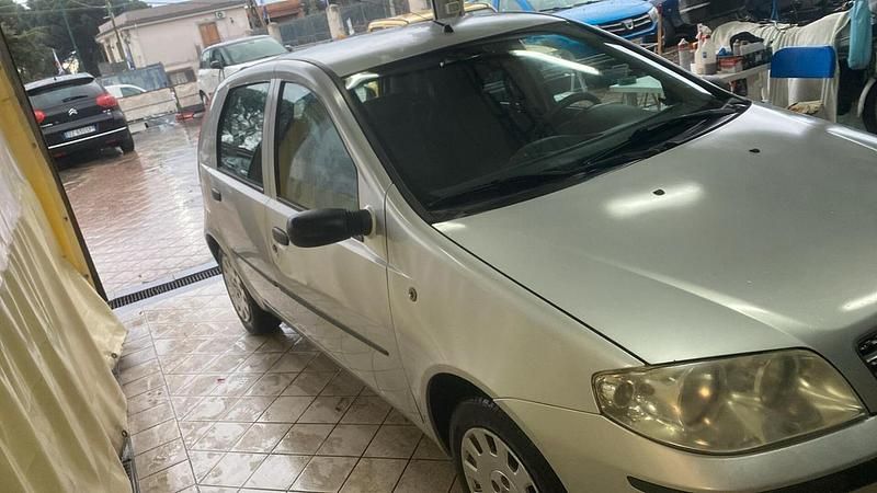 Usata Fiat Punto Classica 59 CV (43 kW) 2007 Grigio Utilitaria