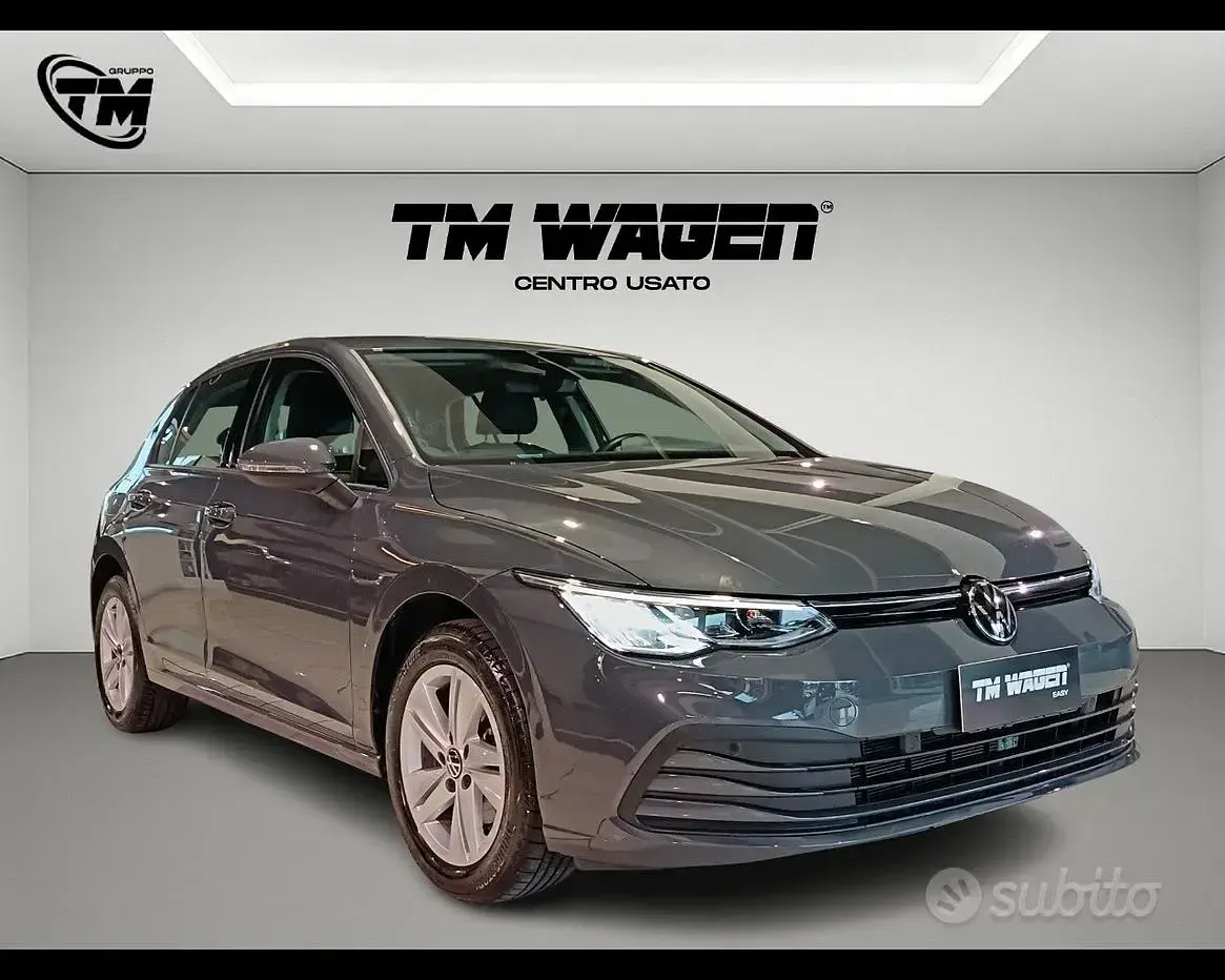 Usata VW Golf VIII Life 110 CV (80 kW) 2021 Grigio Berlina