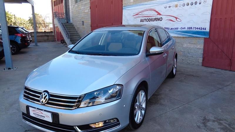 Usata VW Passat Highline 140 CV (102 kW) 2012 Argento Berlina