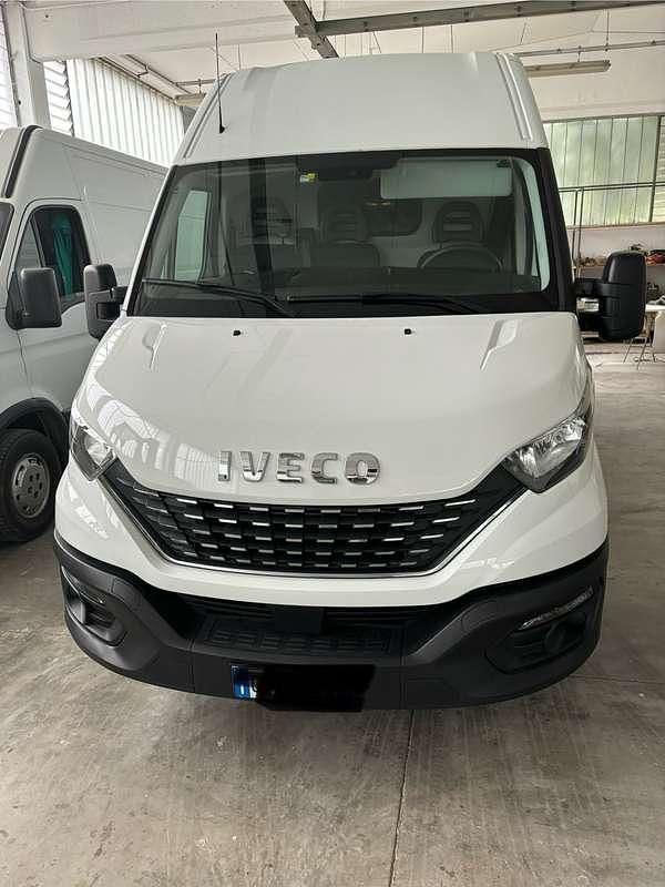 Usata Iveco Daily 160 CV (117 kW) 2020 Bianco Furgone