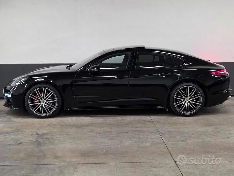 Usata Porsche Panamera 4S Diesel 422 CV (310 kW) 2017 Nero Utilitaria