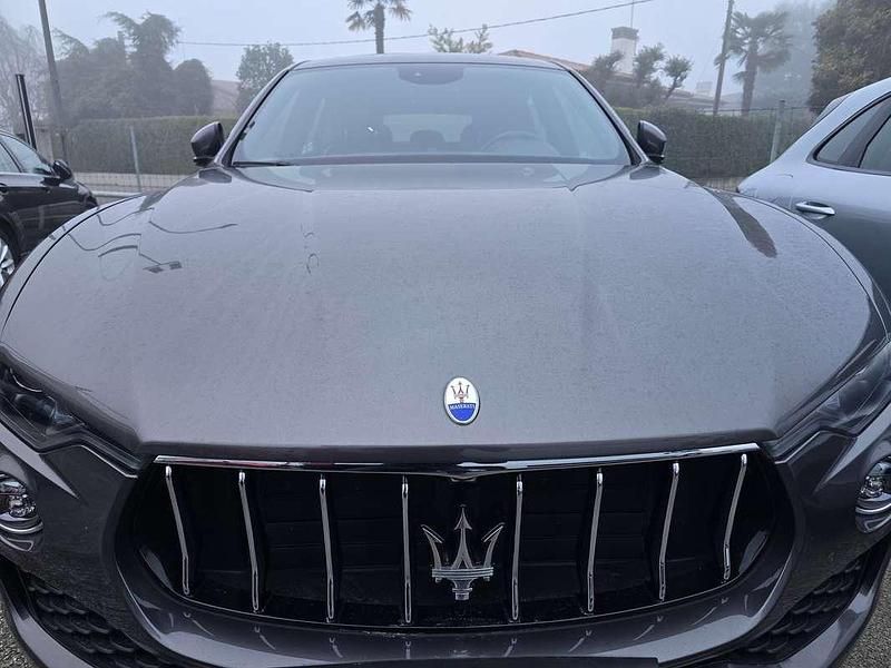 Usata Maserati Levante 250 CV (183 kW) 2017 Grigio SUV
