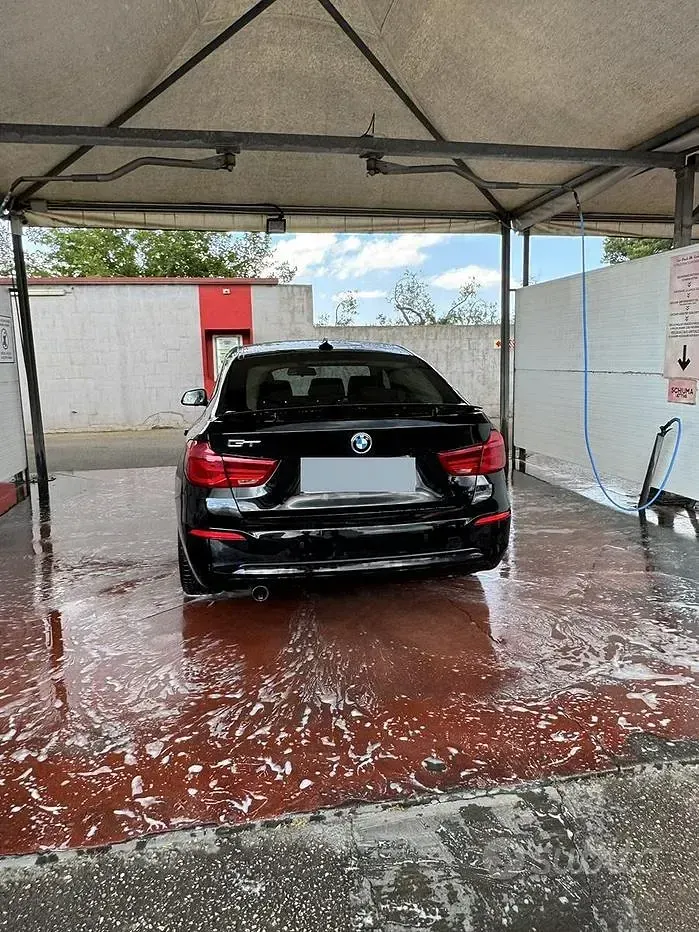Usata BMW 318 Sport Line 150 CV (110 kW) 2017 Nero Berlina