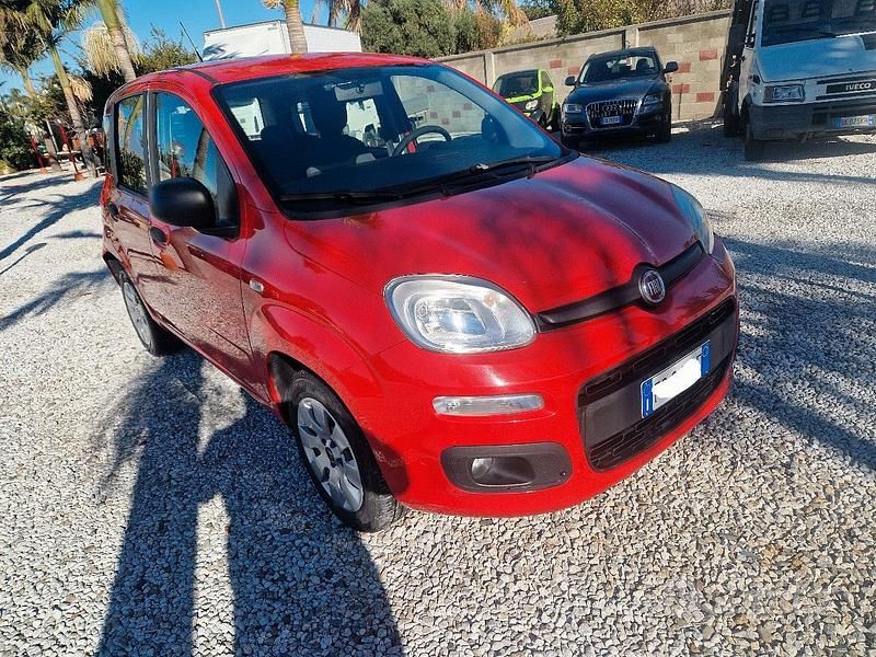 Rosso Usata 2018 Fiat Panda Tre volumi | 5700 € (Ottimo prezzo) - Immagine 1/4