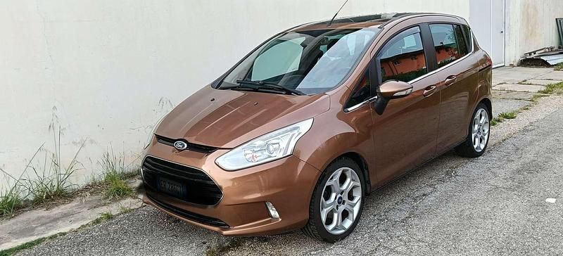 Usata Ford B-MAX Titanium 95 CV (69 kW) 2013 Bronzo Monovolume