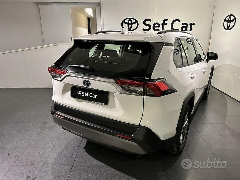 Usata Toyota RAV4 Hybrid Active 218 CV (160 kW) 2023 Bianco SUV