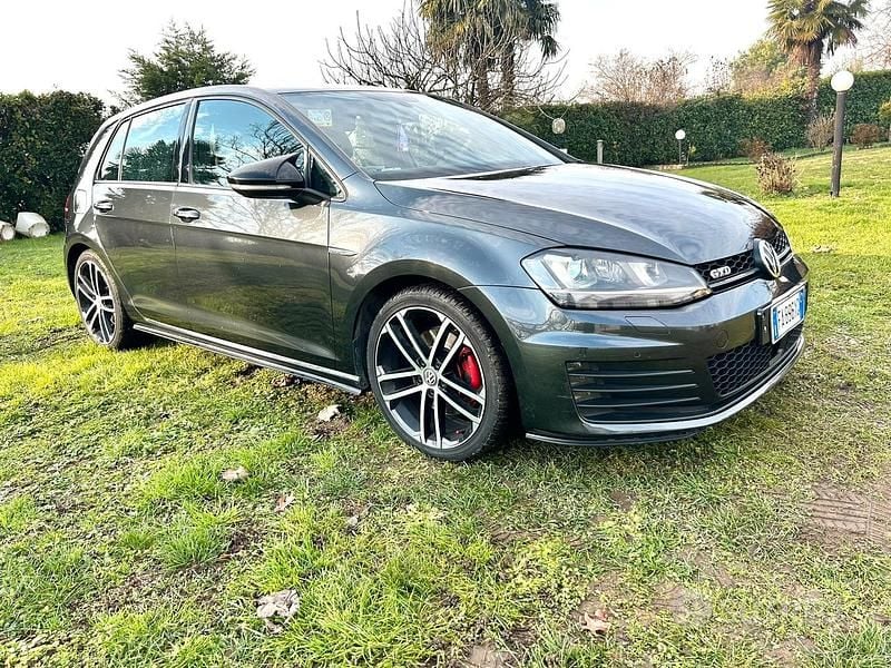 Usata VW Golf VII Sportline 184 CV (135 kW) 2016 Berlina