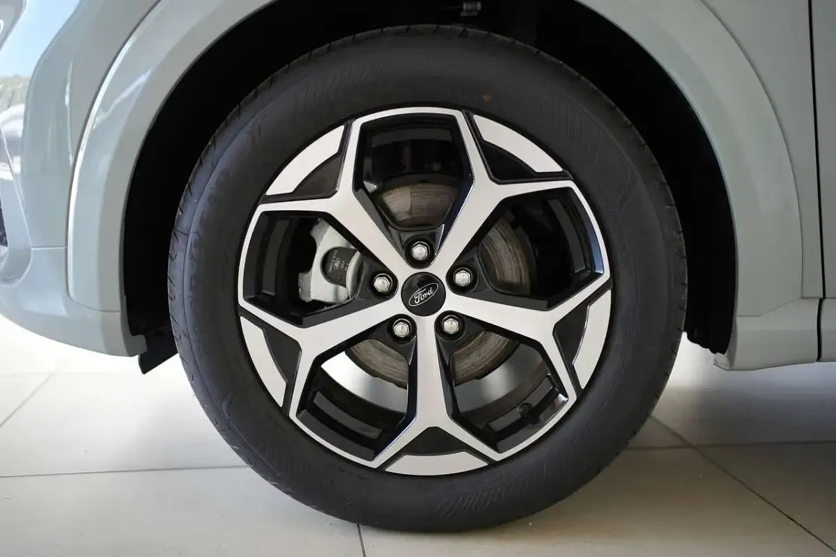 Nuova Ford Puma ST-Line 124 CV (91 kW) 2026 Cactus grey SUV