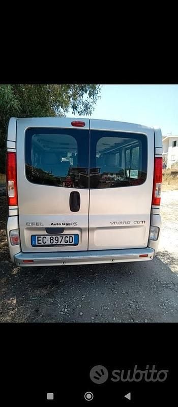 Usata Opel Vivaro 2010 Grigio Monovolume