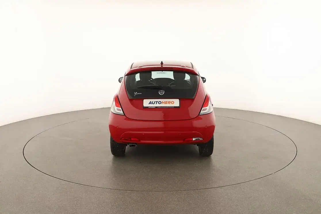 Usata Lancia Ypsilon Gold 70 CV (51 kW) 2016 Rosso Utilitaria