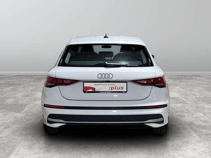 Usata Audi A3 Advanced 116 CV (85 kW) 2025 Bianco ghiaccio metallizzato Berlina