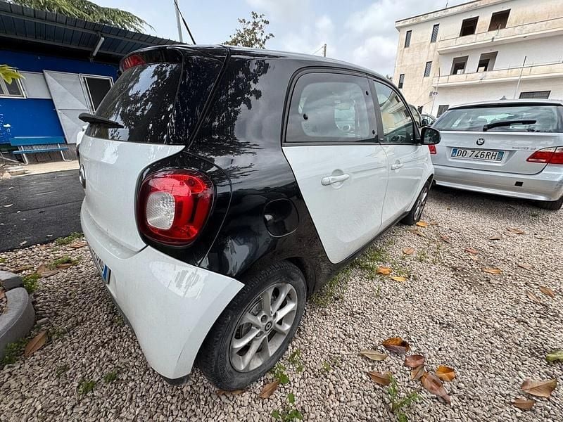 Usata Smart ForFour 70 CV (51 kW) 2016 Bianco Utilitaria