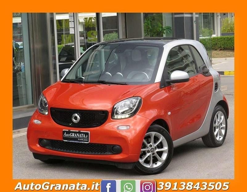 Arancione Usata 2015 Smart ForTwo Coupé Passion Due volumi | 8500 € (Ottimo prezzo) - Immagine 1/4