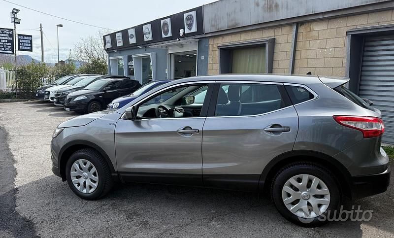 Usata Nissan Qashqai Visia 110 CV (80 kW) 2015 Grigio SUV