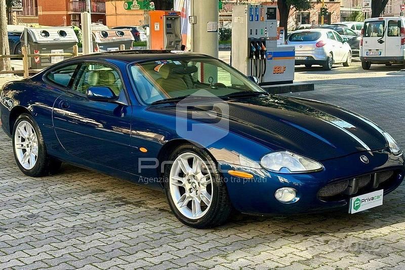 Usata Jaguar XK8 284 CV (208 kW) 2001 Blu Coupé