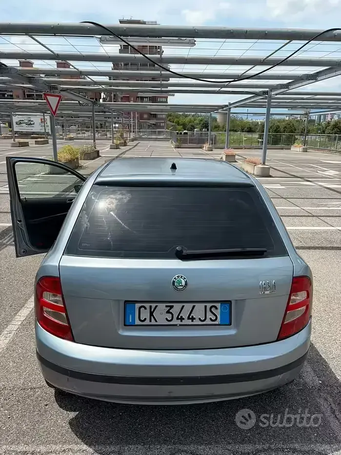 Usata Skoda Fabia 64 CV (47 kW) 2004 Grigio Berlina