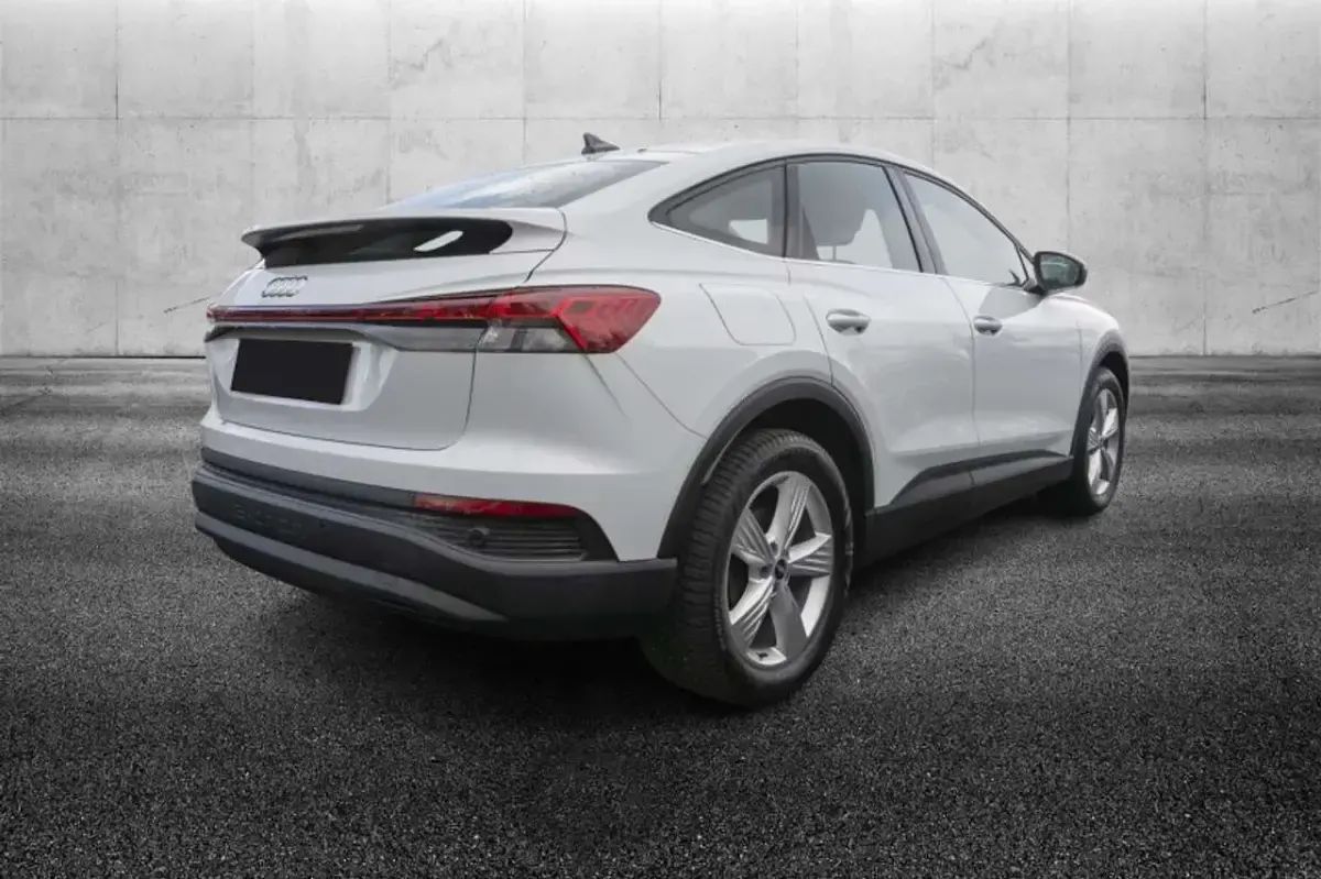 Usata Audi Q4 e-tron 69 kW (95 CV) 2023 Bianco SUV
