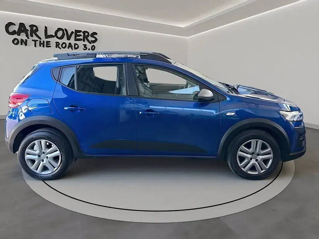 Usata Dacia Sandero Expression 101 CV (74 kW) 2023 Blu iron Utilitaria