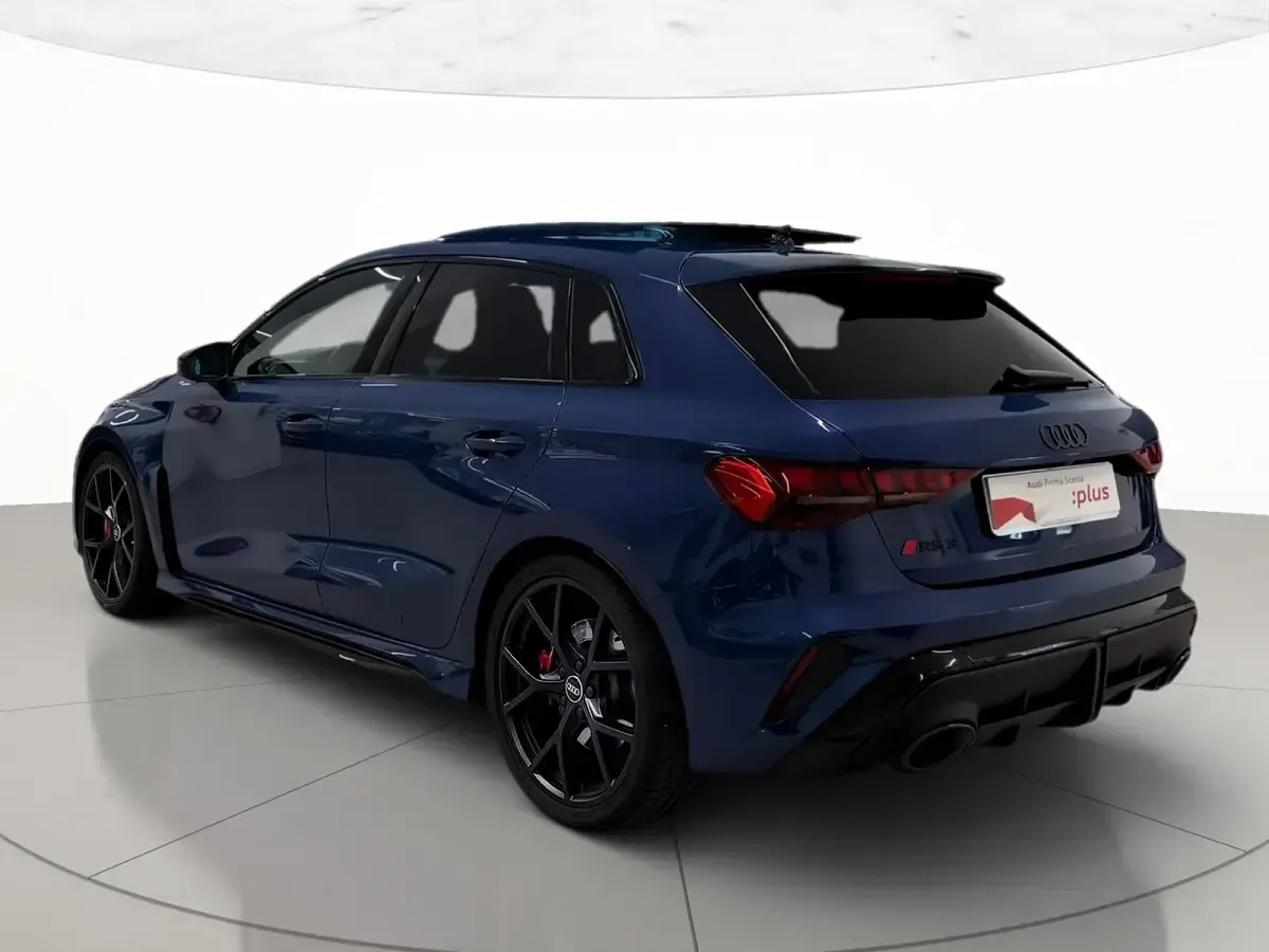 Usata Audi RS3 Comfort 400 CV (294 kW) 2025 Blu ascari metallizzato Berlina