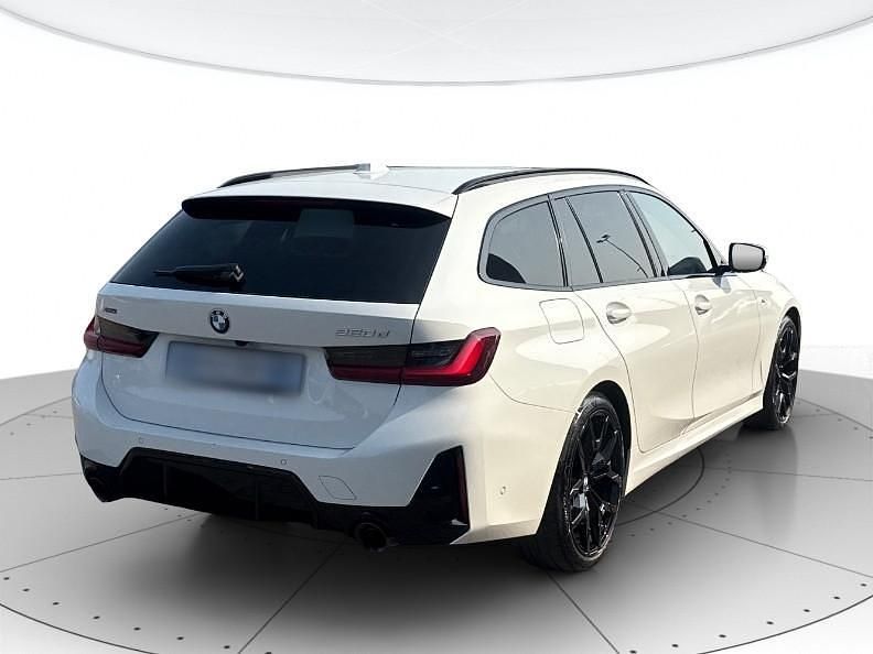 Usata BMW 320e M Sport 190 CV (139 kW) 2025 Bianco Station wagon