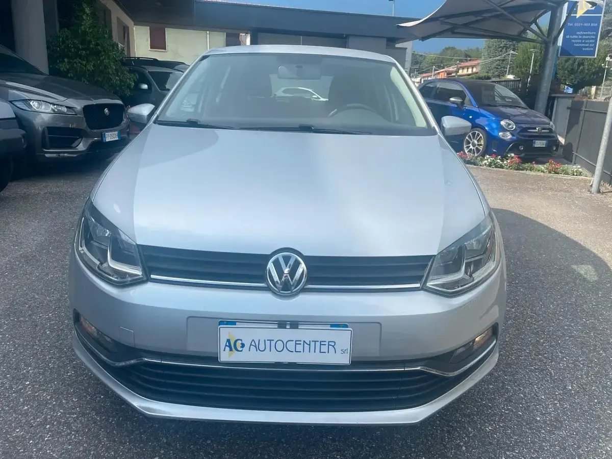 Usata VW Polo Comfortline 75 CV (55 kW) 2015 Argento Berlina