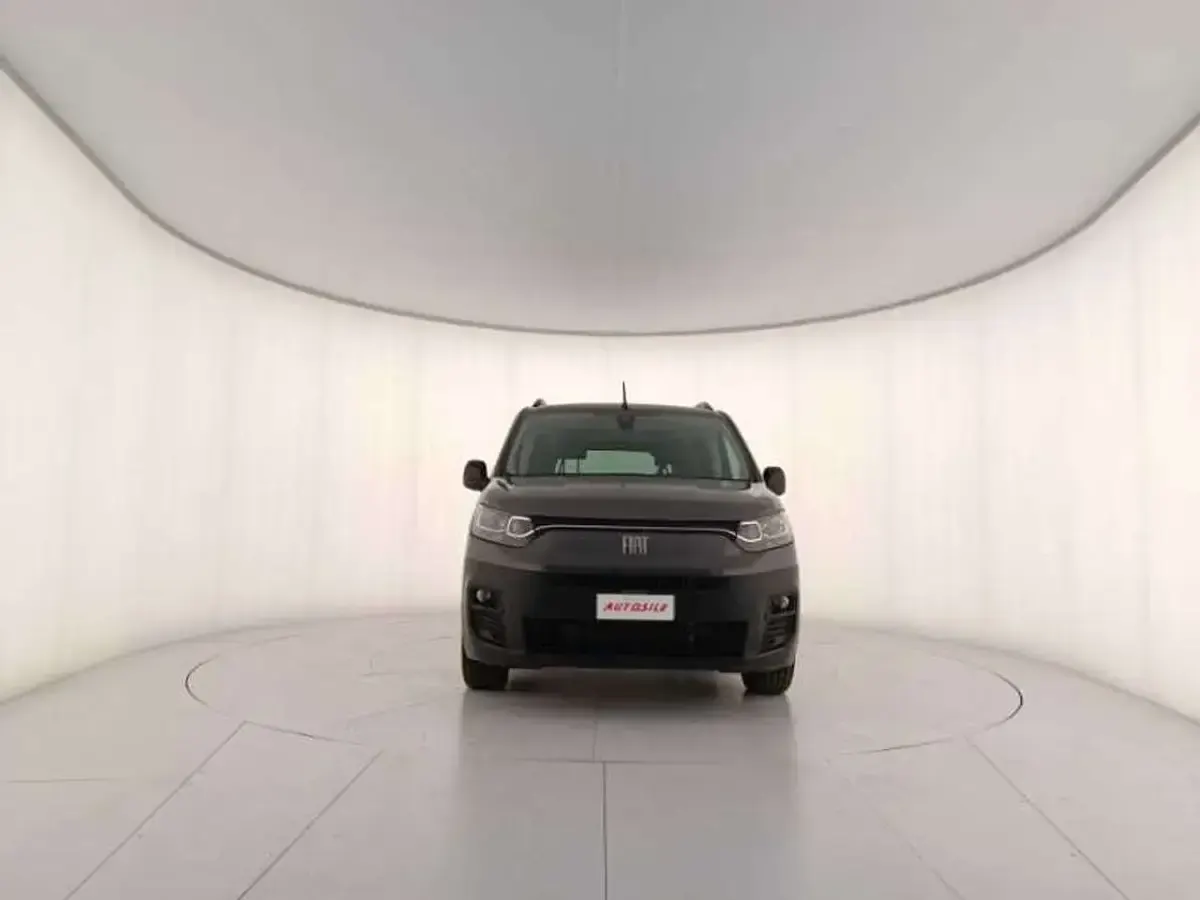 Usata Fiat e-Doblò Launch Edition 56 kW (77 CV) 2023 Grigio ferro metallizzato Monovolume