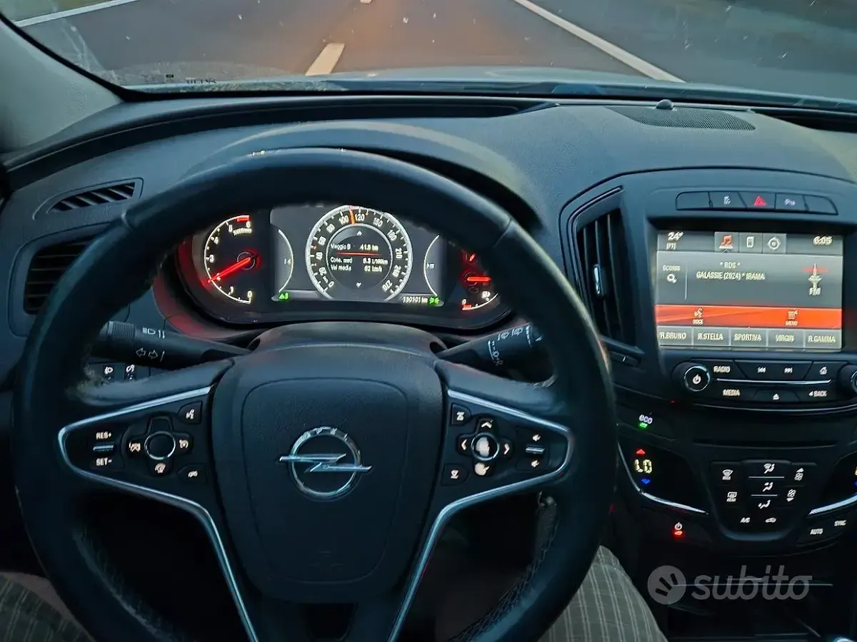 Usata Opel Insignia Sport 140 CV (102 kW) 2014 Grigio Station wagon