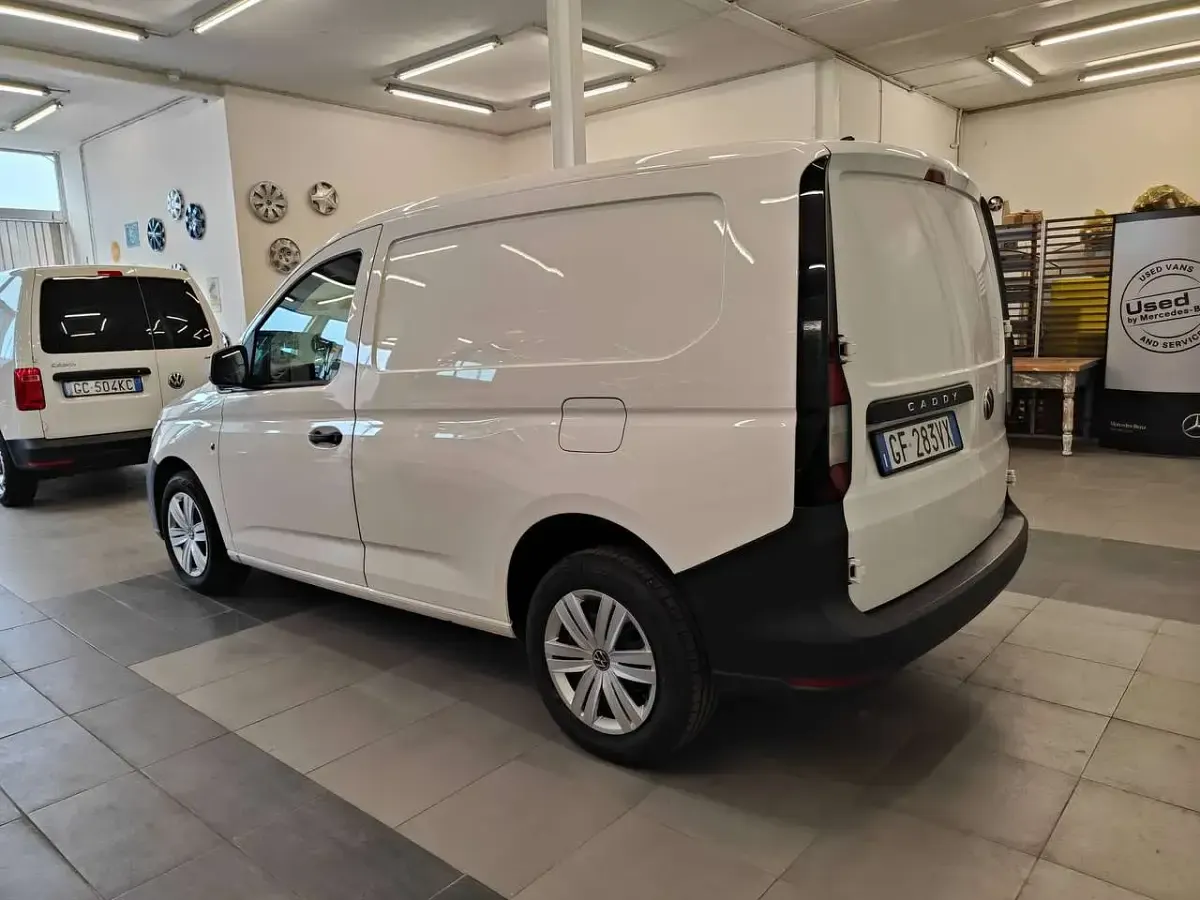 Usata VW Caddy Business 75 CV (55 kW) 2021 Bianco Monovolume