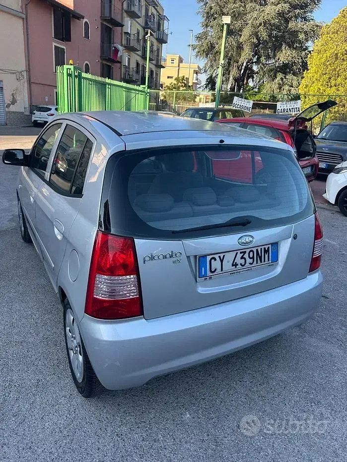 Usata Kia Picanto 75 CV (55 kW) 2006 Grigio Utilitaria