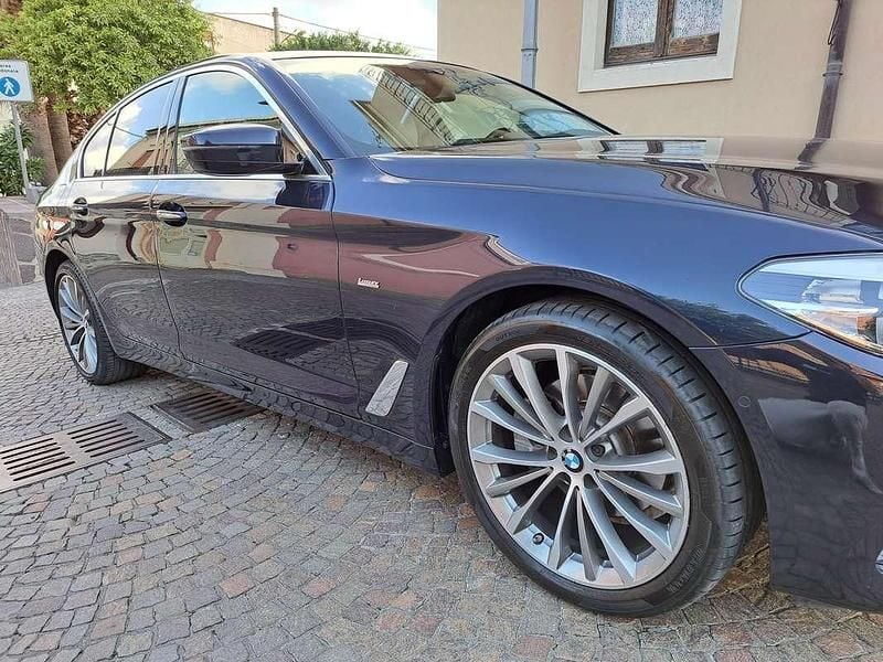 Usata BMW 520 Luxury Line 190 CV (139 kW) 2018 Blu/azzurro Berlina