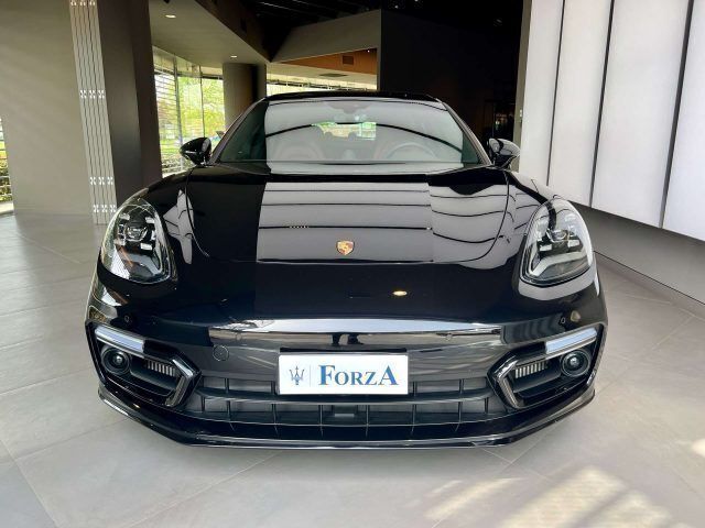 Usata Porsche Panamera Platinum Edition 480 CV (353 kW) 2022 Nero Berlina