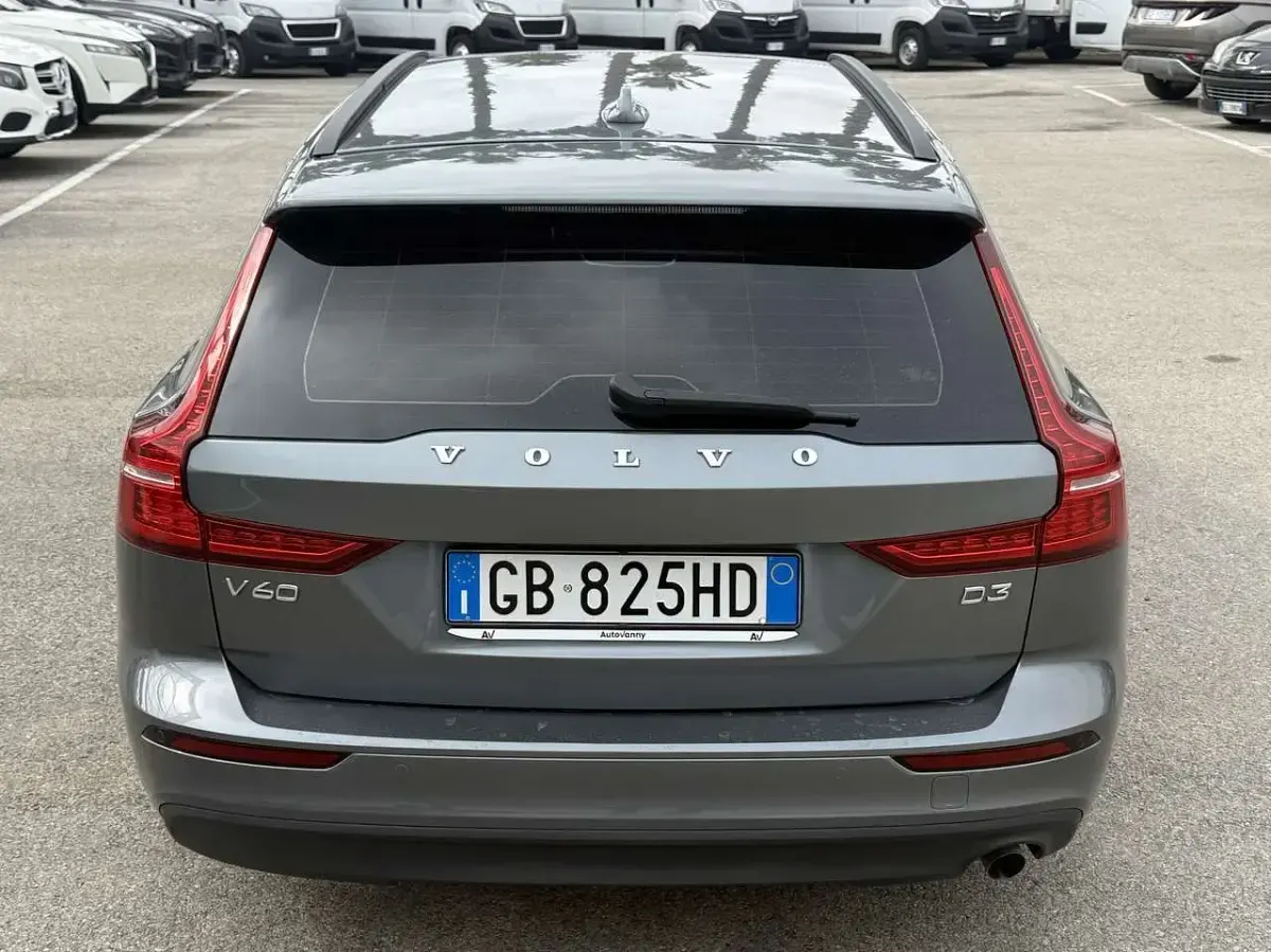 Usata Volvo V60 Business Edition 150 CV (110 kW) 2020 Grigio Station wagon