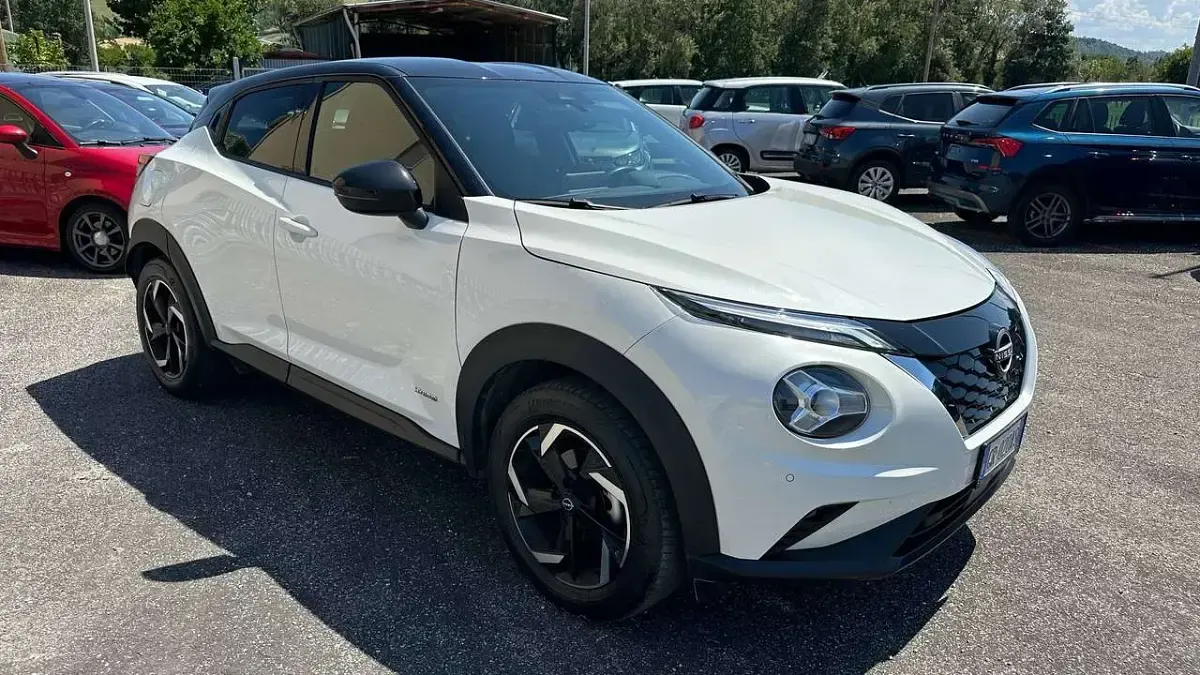 Usata Nissan Juke N-Connecta 94 CV (69 kW) 2023 Bianco perlato / tetto nero SUV