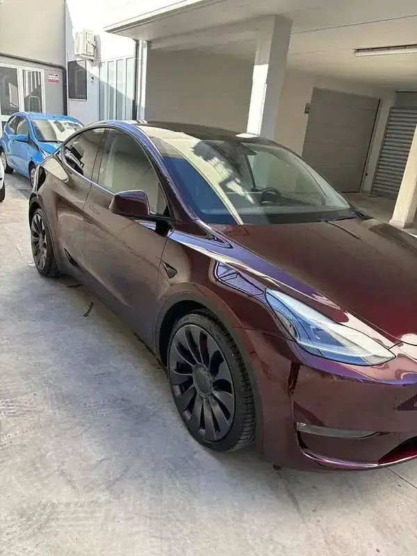 Usata Tesla Model Y Performance 338 kW (460 CV) 2024 Rosso SUV