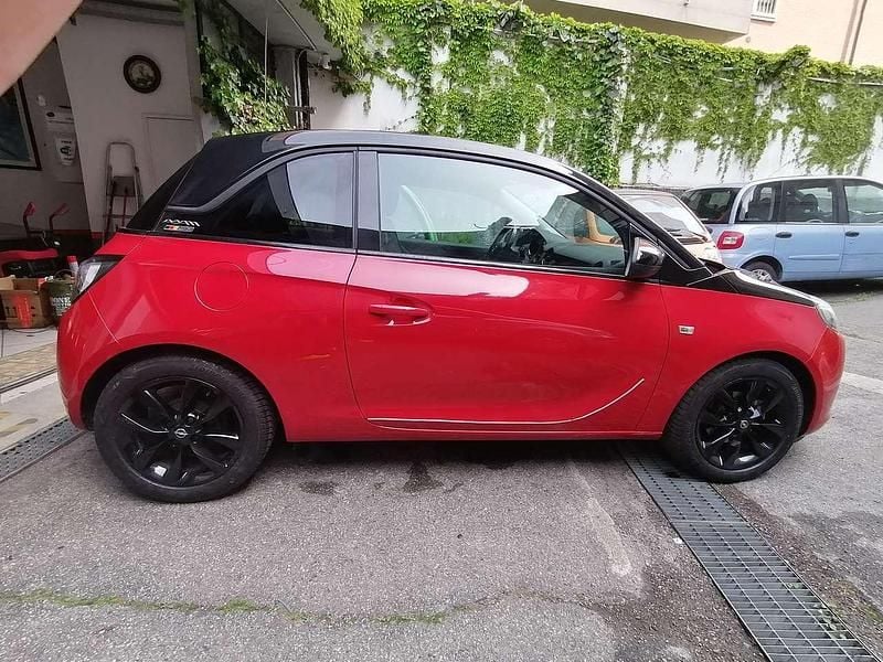 Usata Opel Adam Edition 69 CV (50 kW) 2015 Rossao nero mettalescente Utilitaria