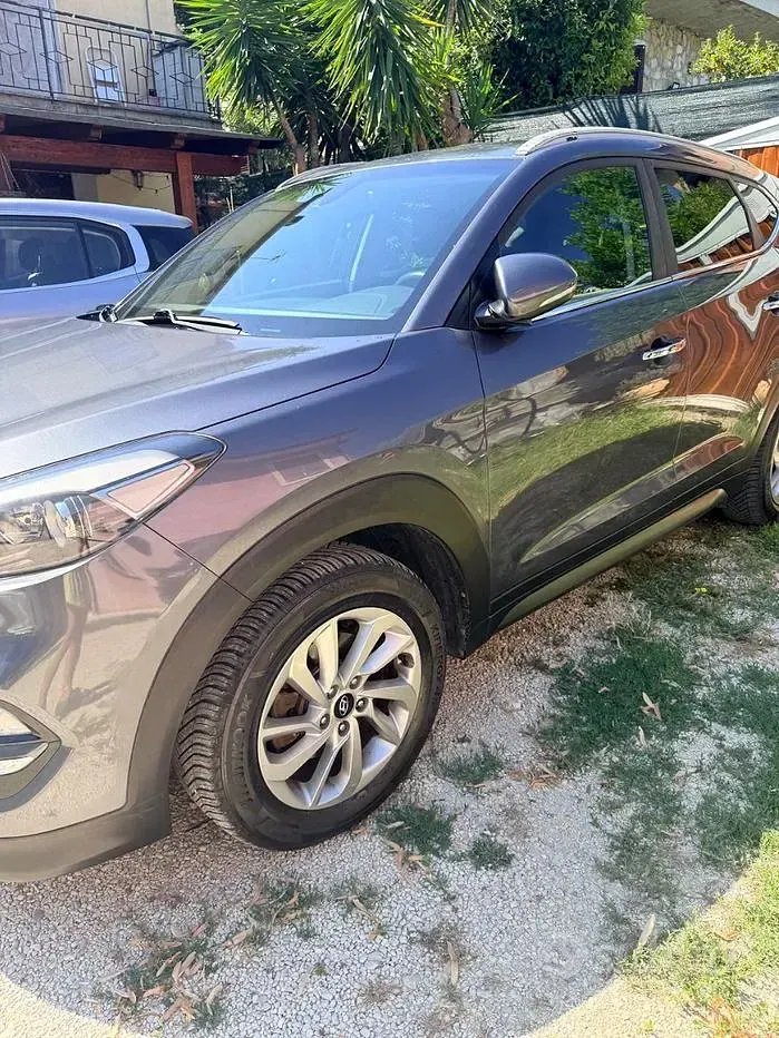 Usata Hyundai Tucson 141 CV (103 kW) 2016 Rosso SUV