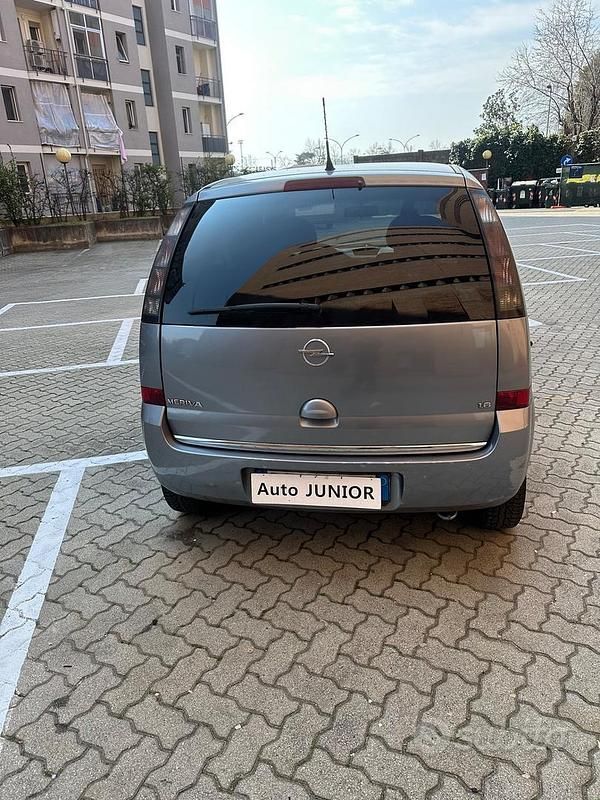 Usata Opel Meriva Cosmo 104 CV (76 kW) 2008 Grigio Monovolume