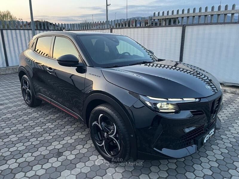 Nuova Alfa Romeo Junior Edizione Speciale 145 CV (106 kW) 2026 Nero SUV