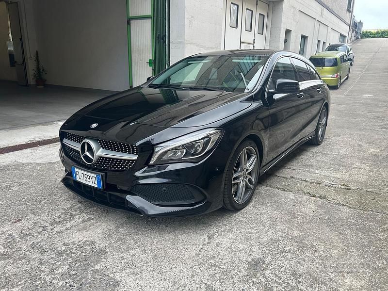 Nero Usata 2017 Mercedes CLA220 Premium Tre volumi | 18.900 € (Buon prezzo) - Immagine 1/4