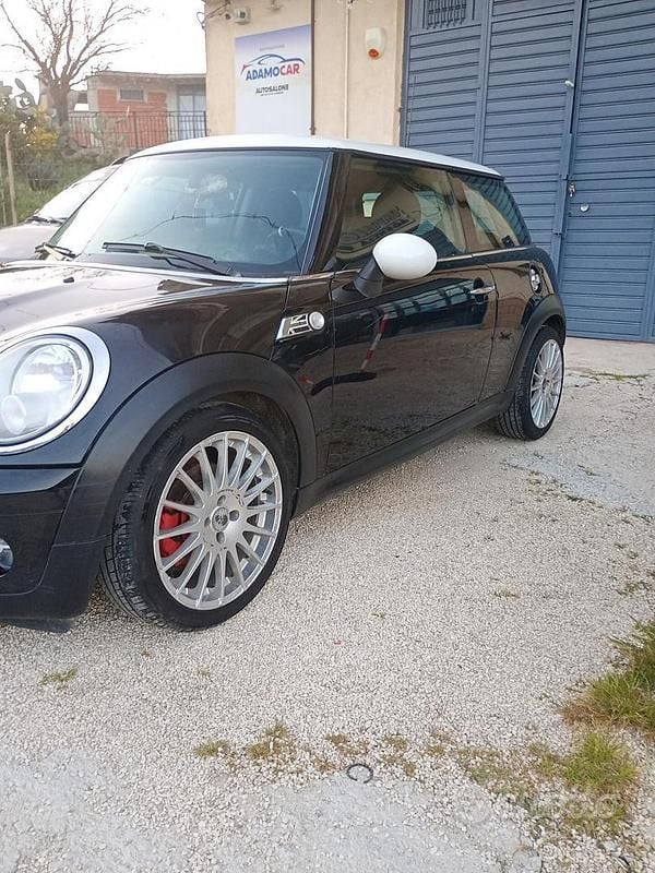 Usata Mini Cooper D Chili 115 CV (84 kW) 2009 Nero Utilitaria