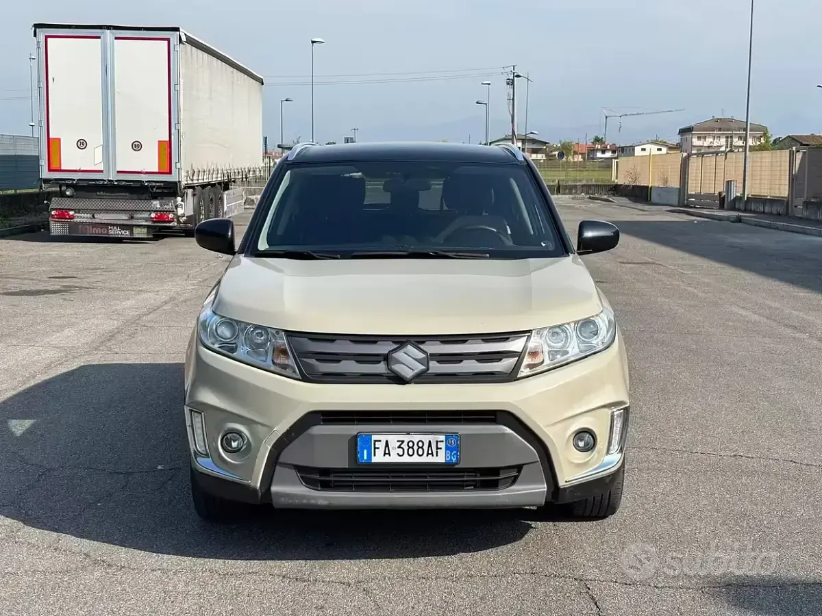 Usata Suzuki Vitara 120 CV (88 kW) 2015 Beige SUV