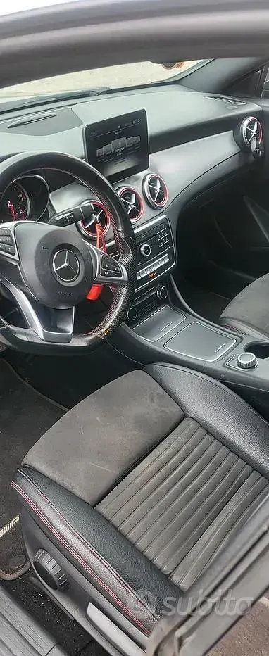 Usata Mercedes CLA200 2016 Grigio Coupé