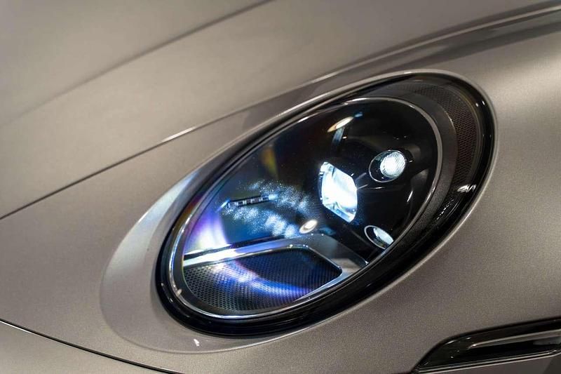 Usata Porsche 911 Targa 4 385 CV (283 kW) 2023 Argento gt Cabrio