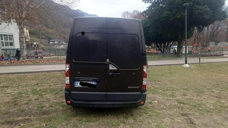 Usata Renault Master 150 CV (110 kW) 2017 Marrone Furgone