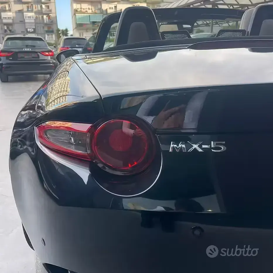 Usata Mazda MX5 Exceed 132 CV (97 kW) 2021 Nero Cabrio
