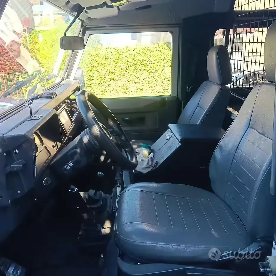 Usata Land Rover Defender 122 CV (89 kW) 2000 Bianco SUV