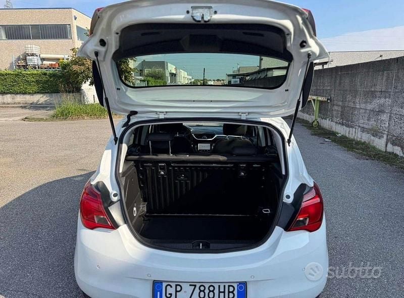 Usata Opel Corsa 90 CV (66 kW) 2015 Bianco Berlina