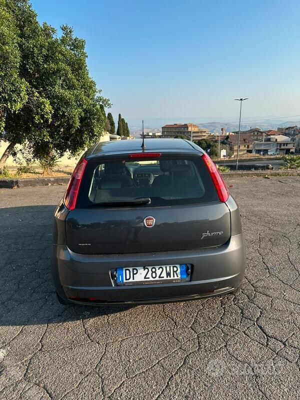 Usata Fiat Grande Punto 65 CV (47 kW) 2008 Grigio Utilitaria