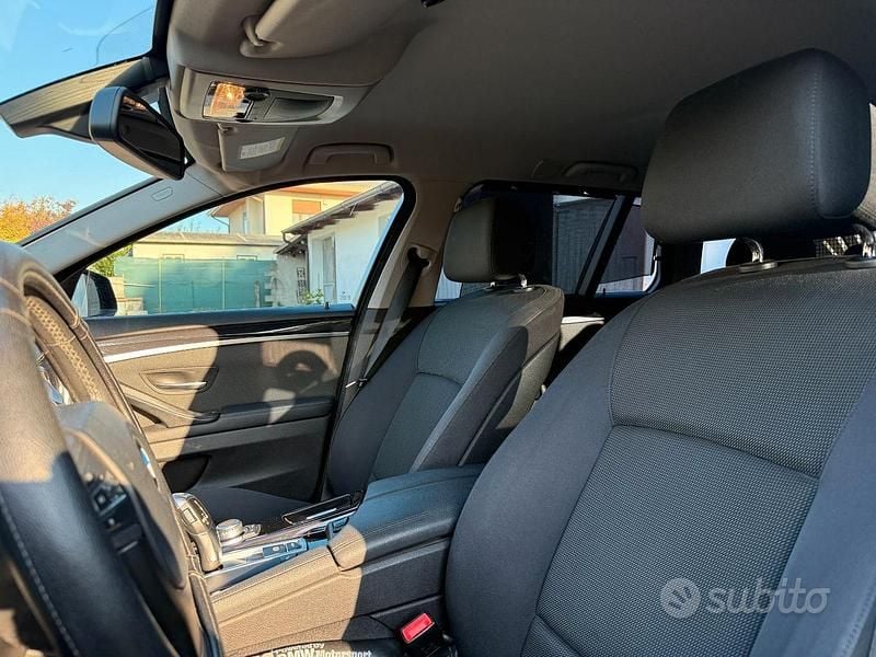 Usata BMW 520 184 CV (135 kW) 2011 Blu Berlina